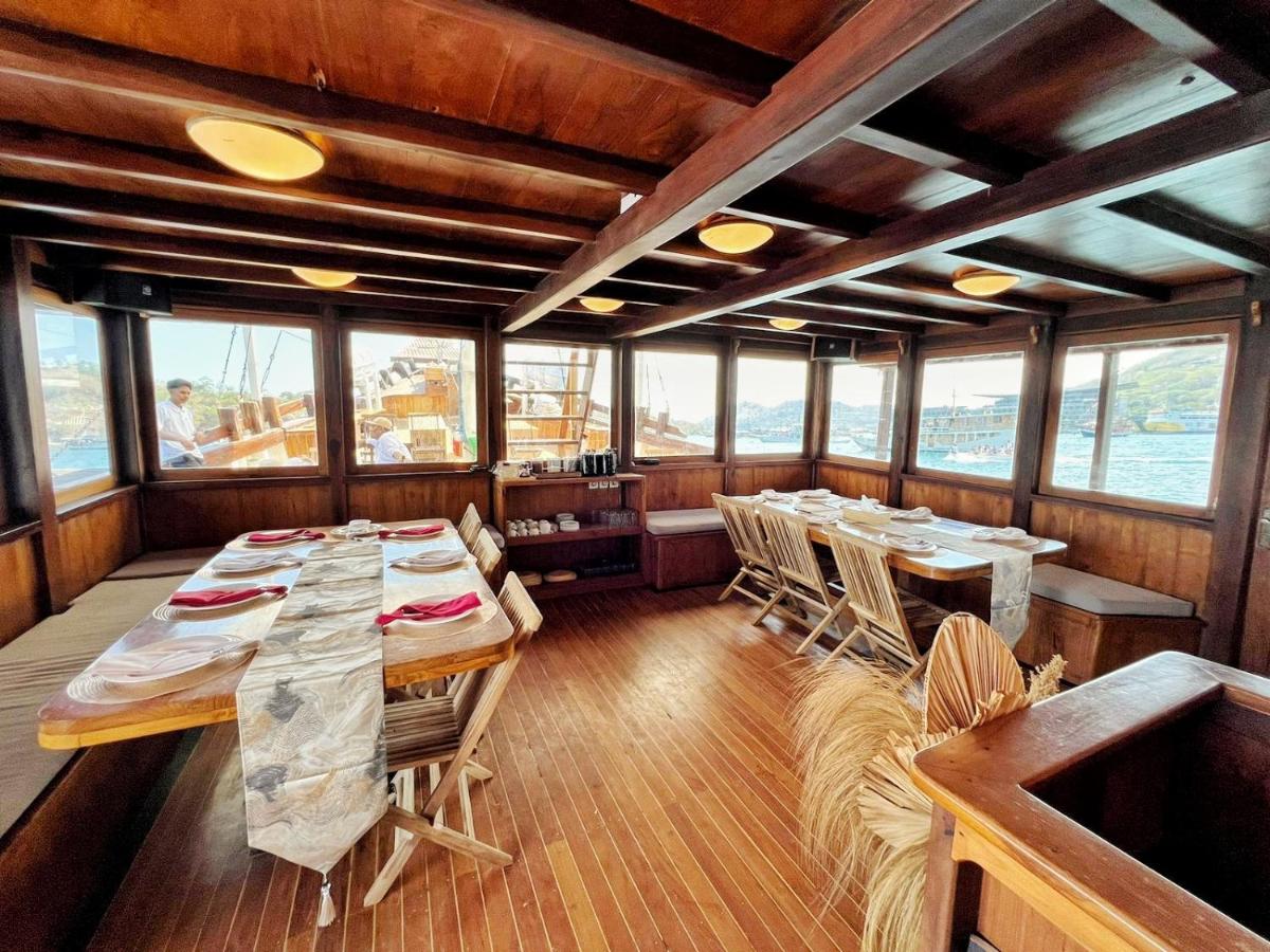 Leticia Liveaboard - Housity