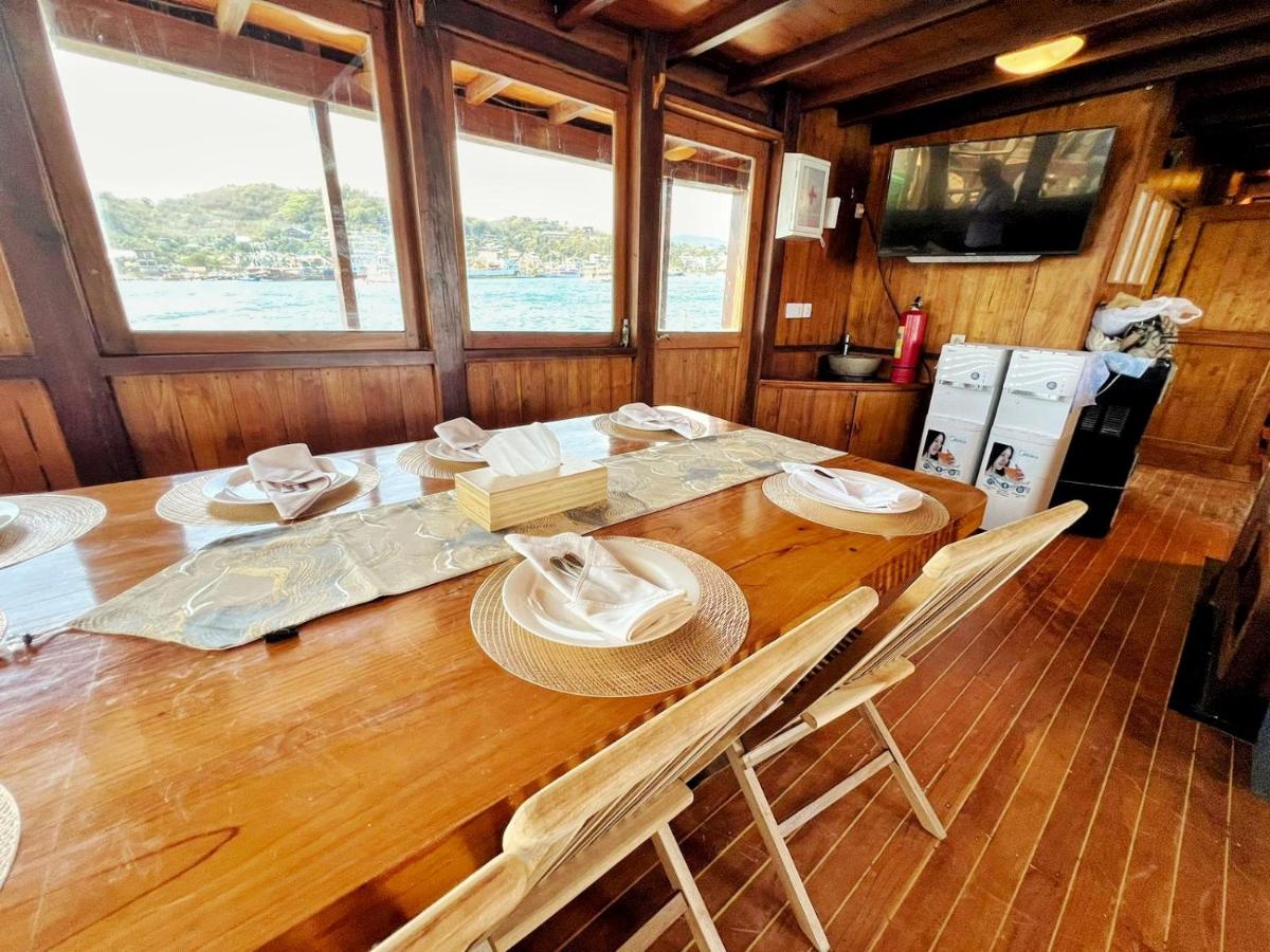 Leticia Liveaboard - Housity