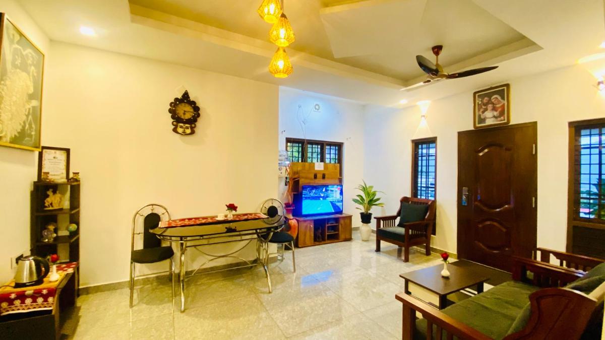 7s Castle Munnar Mountain View Homestay - Housity