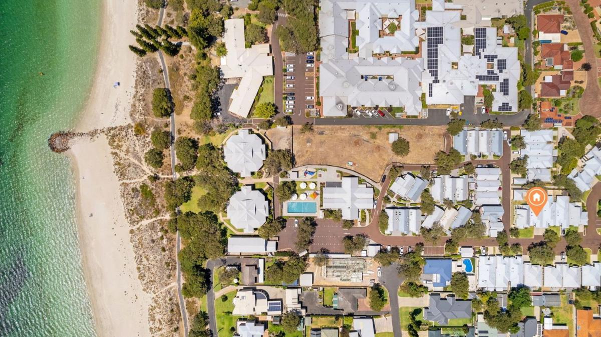 Escape to 28 at Cape View - Housity