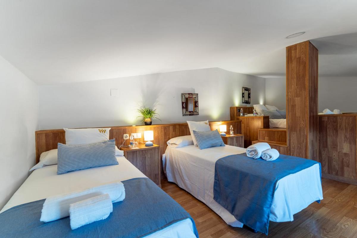 Hotel Reina Mora - Housity