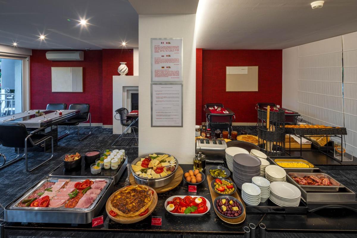 Nourriture dans l'hôtel ou à proximité
