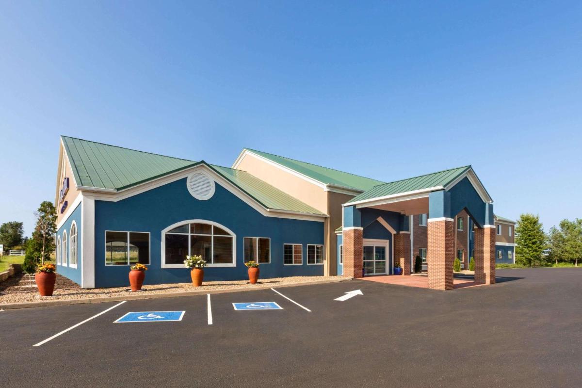 AmericInn by Wyndham Grinnell - Housity