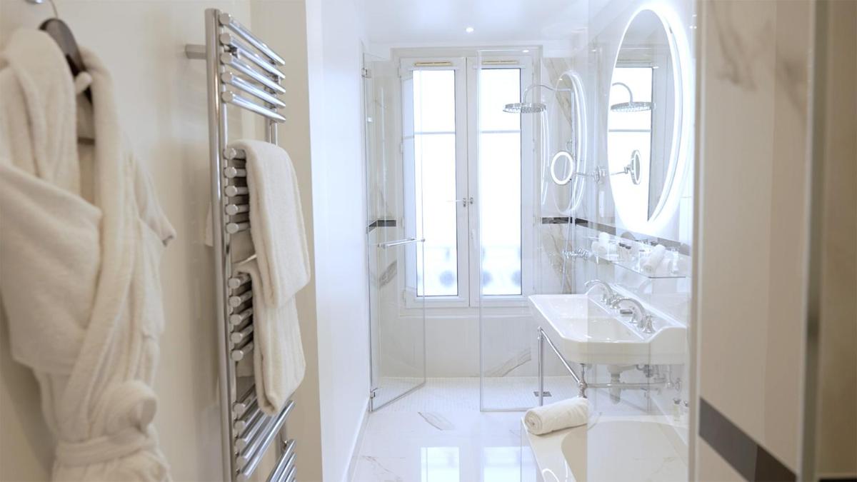 Salle de bains dans l'établissement Hotel Westminster
