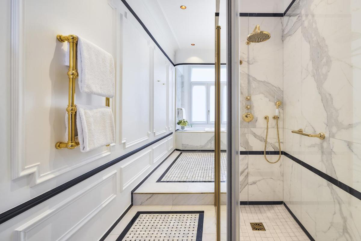 Salle de bains dans l'établissement Hotel Westminster