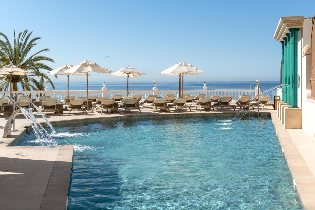 Piscina en o cerca de Nixe Palace