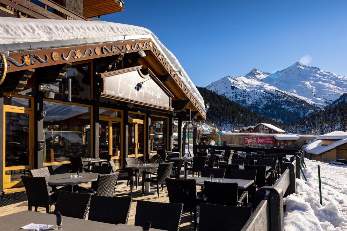 Vue générale sur la montagne ou vue sur la montagne depuis l'hôtel