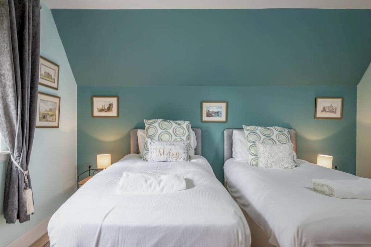 Muir Park Cottage - Housity