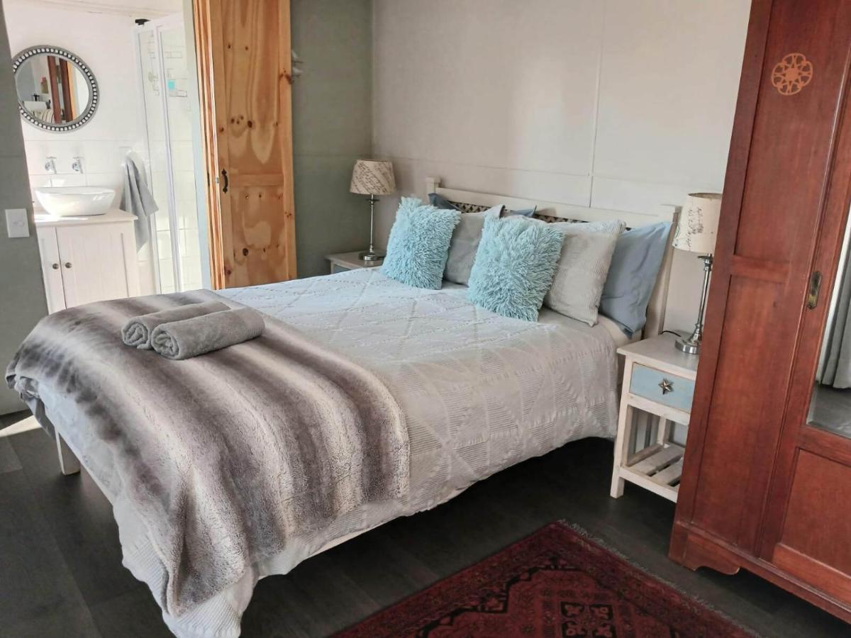 Little Camelot - Housity