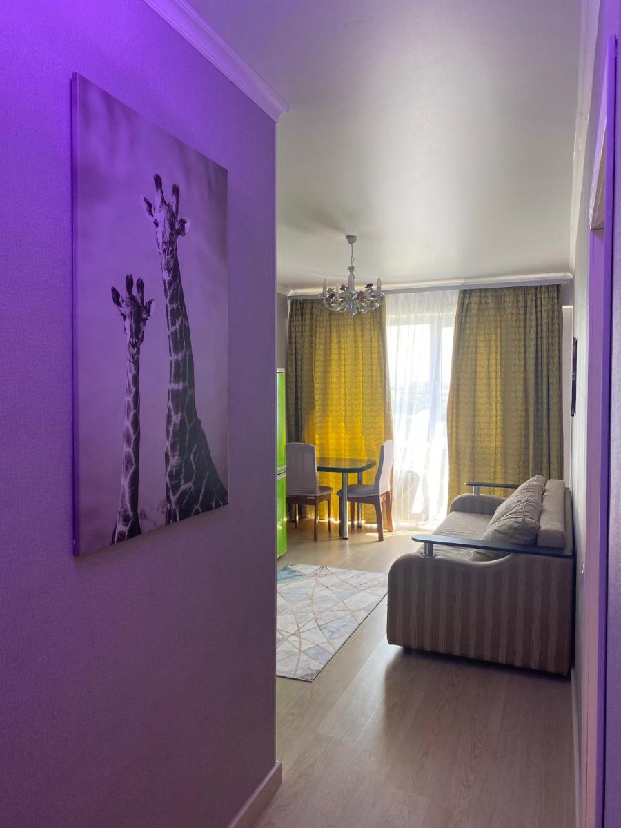 MEDINAHOTELKZ, # 63, вид на горы, 15 мин пешком до арбата, HALAL - Housity