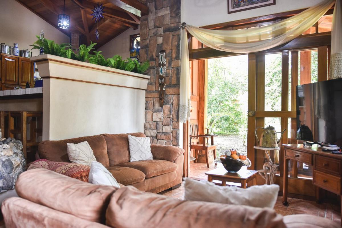 Casa Cora Bed and Breakfast - Housity