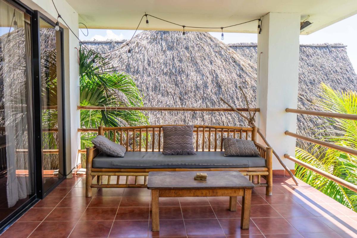 Amahula Beachfront Apartment, Oceanview and Terrace - Housity
