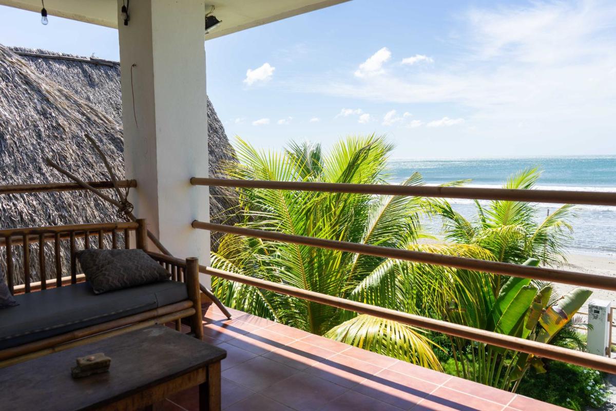 Amahula Beachfront Apartment, Oceanview and Terrace - Housity