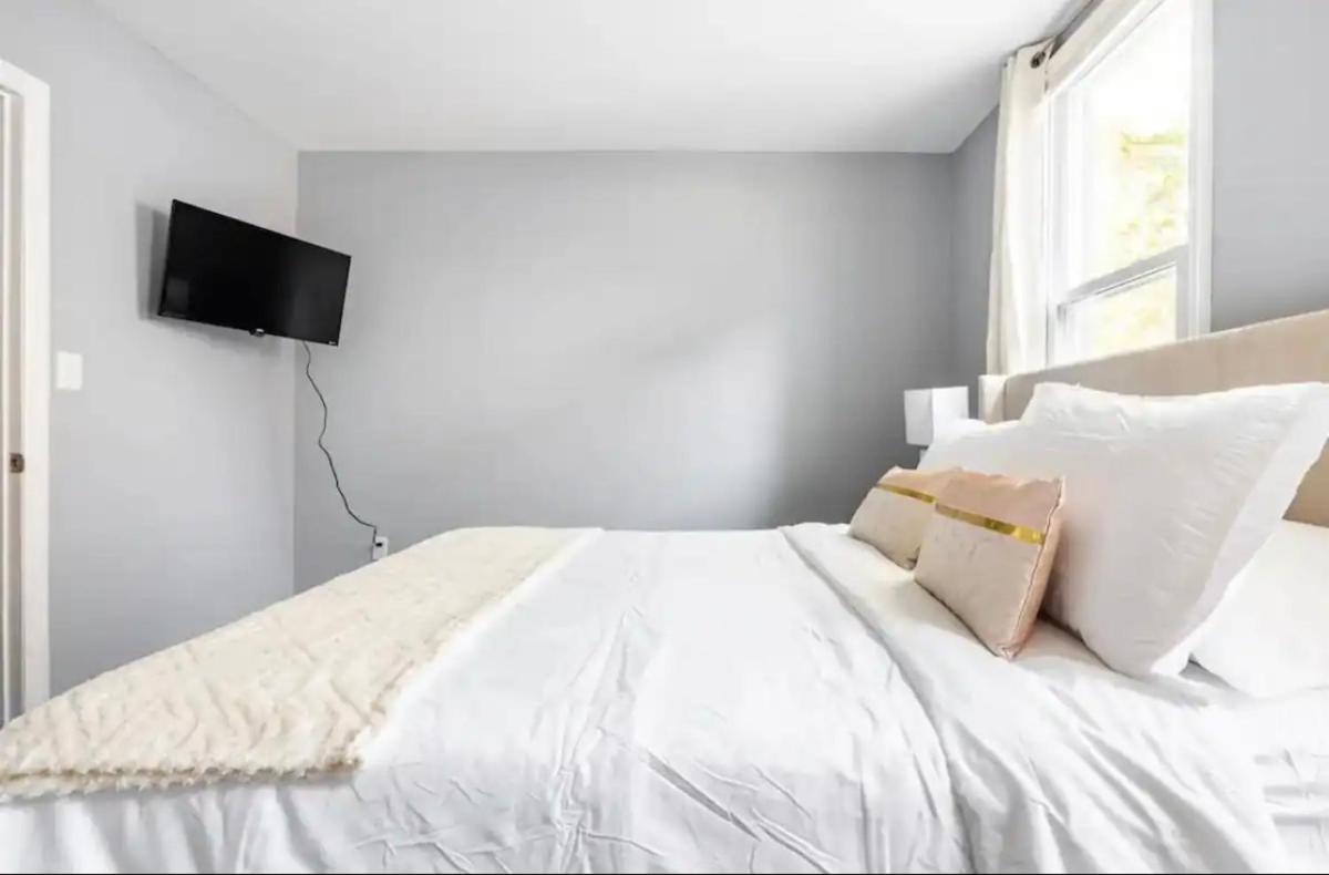 Stylish House 20 min to NYC up to 8 People - Housity