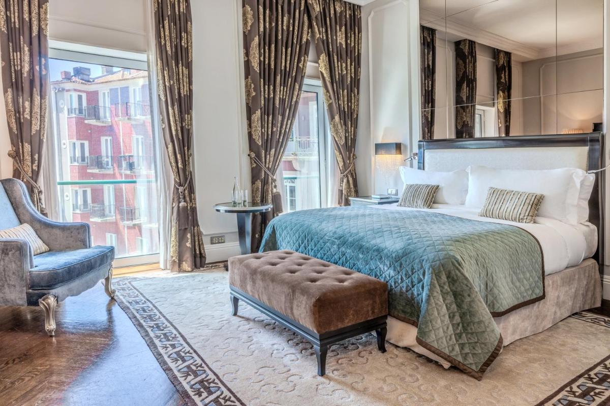 Uma cama ou camas num quarto em InterContinental Porto - Palacio das Cardosas by IHG