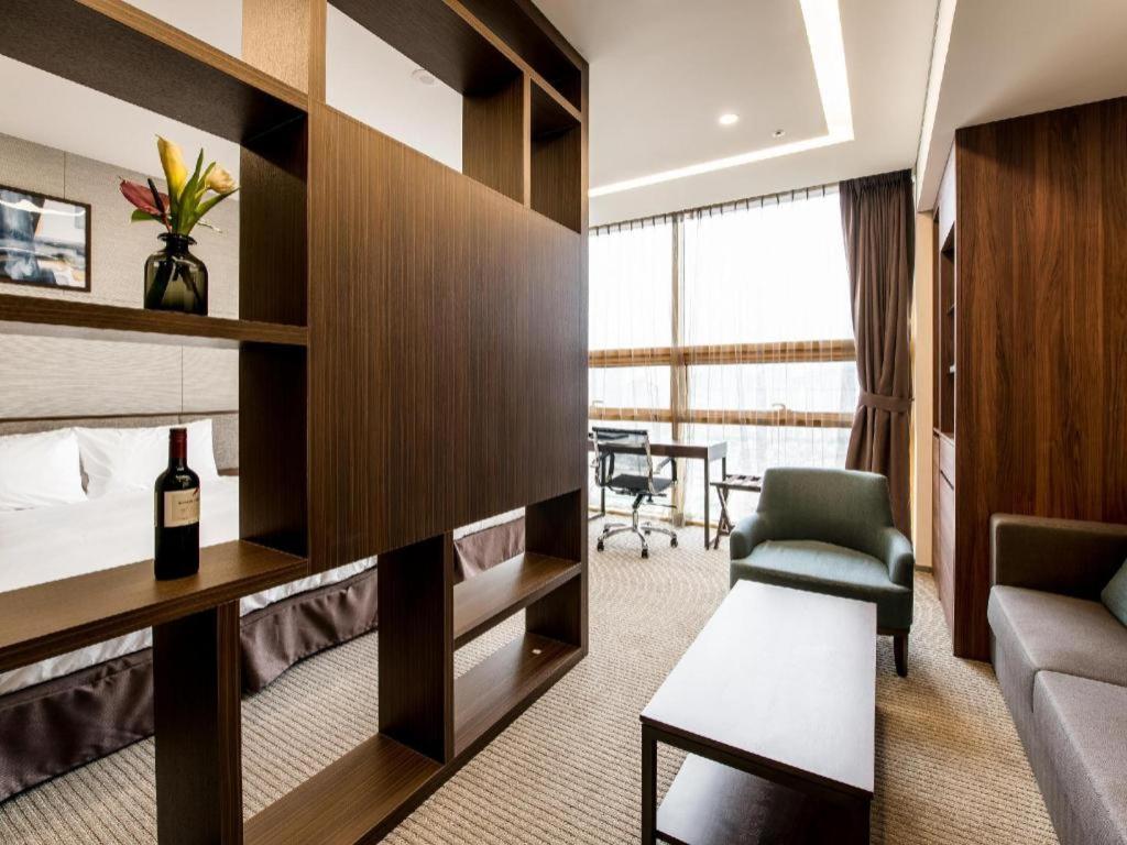 Suitetrails - Gloucester Hotel Incheon