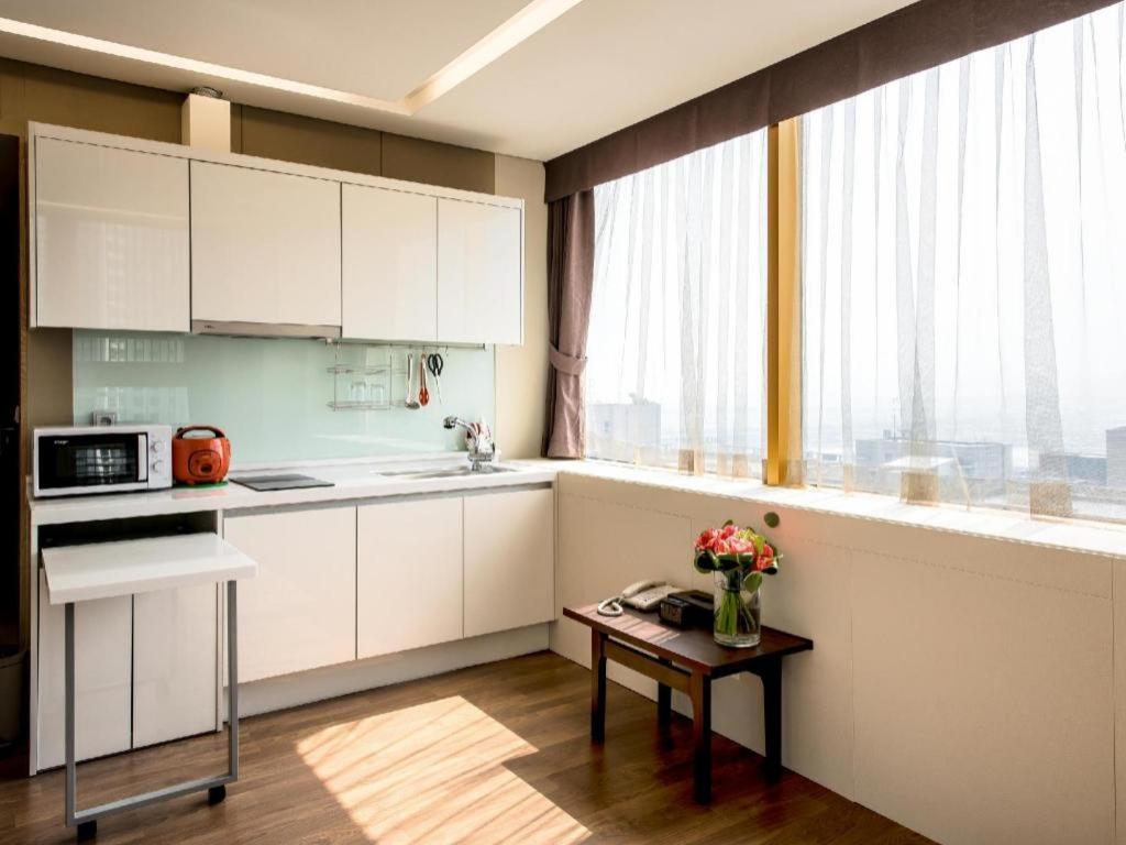 Suitetrails - Gloucester Hotel Incheon