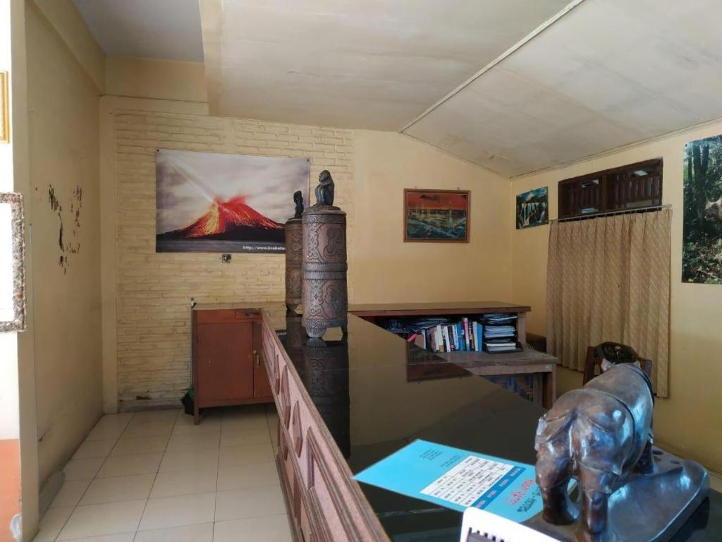 Suitetrails - OYO 3303 Penginapan Putri Asih Sawarna