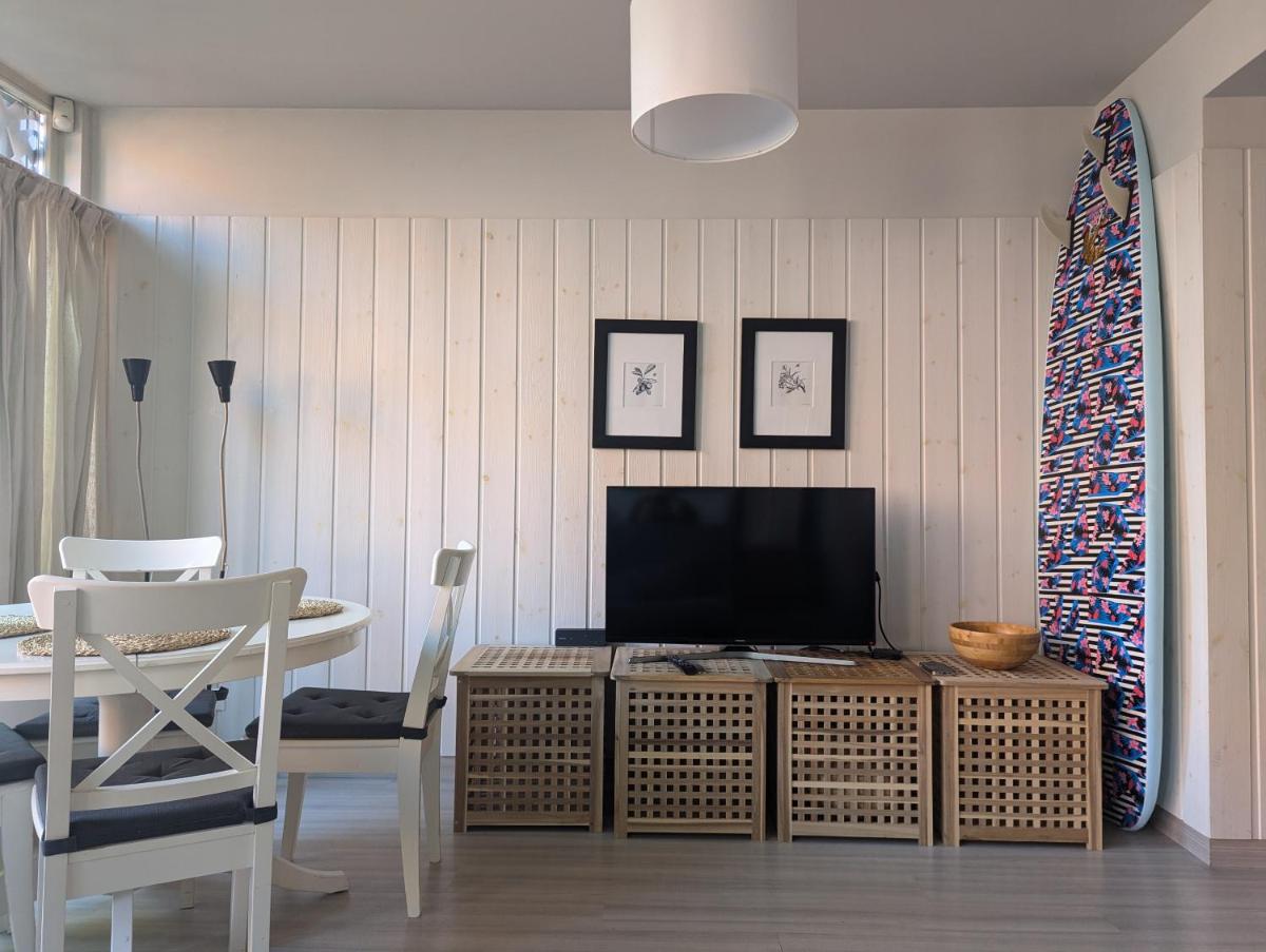 Romantic Lagoon View Studio - Hizvo