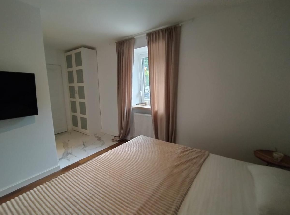Motyl Noclegi Bytom - Housity