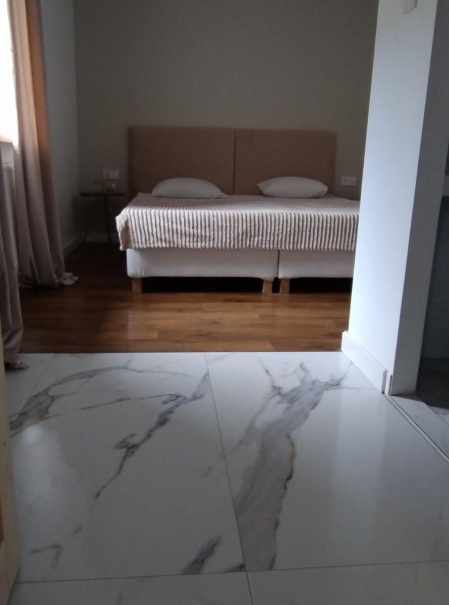 Motyl Noclegi Bytom - Housity