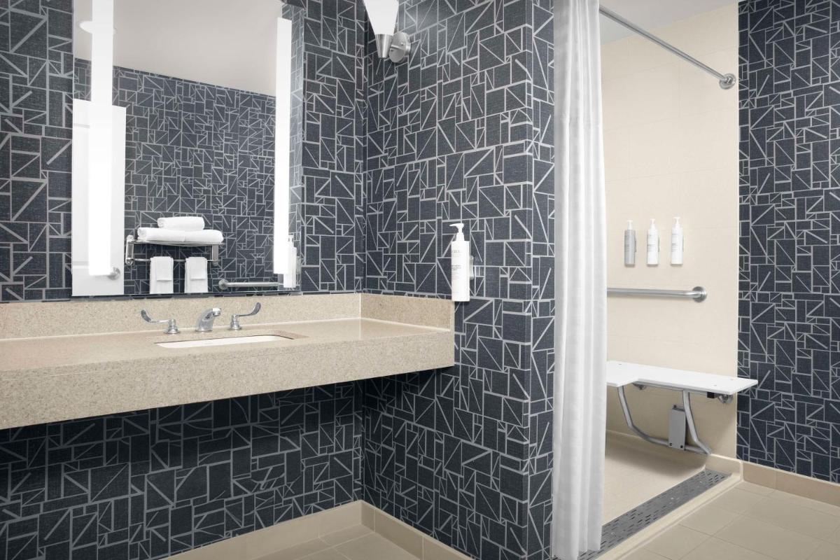 Homewood Suites Dallas Downtown - Housity