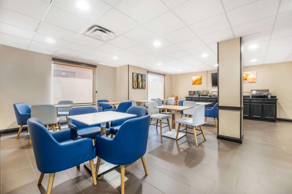 Comfort Suites Louisville Airport - Housity