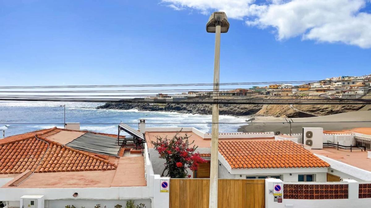 Harmony Beach House - 2BR Sea Views Terrace - Housity