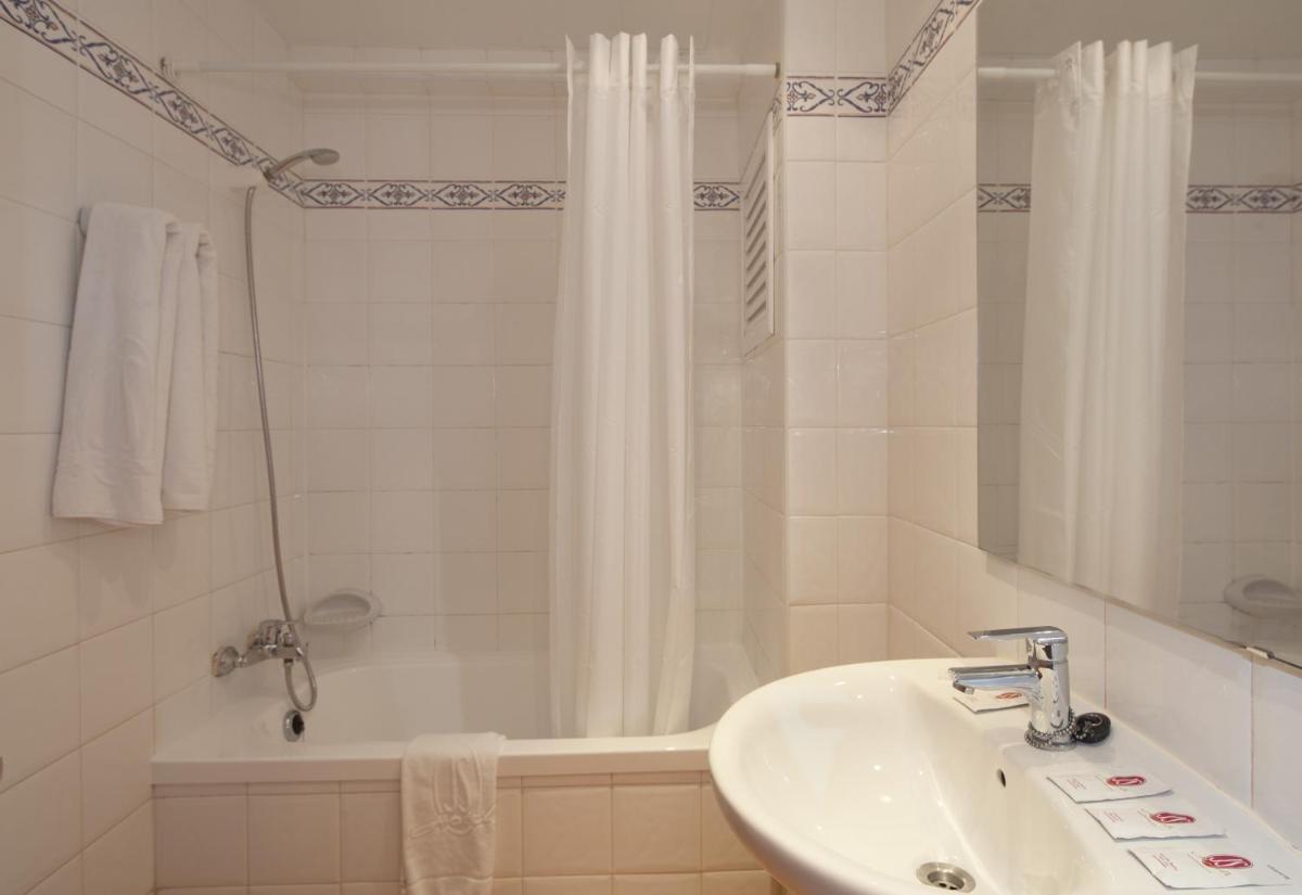 Un baño de JS Cape Colom - Adults Only