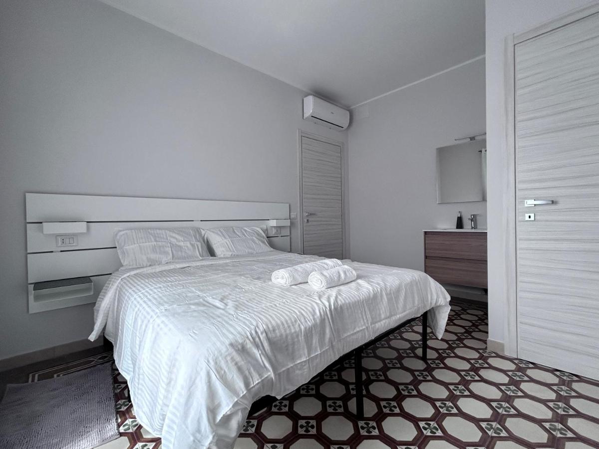 Donnicalia - Housity