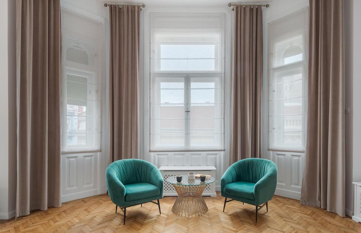 ROYAL Experience at Stern Palace - Housity