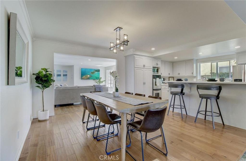 Lovely Beach Home - 2 min walk to the beach - Game Room - Channel Islands! - Housity
