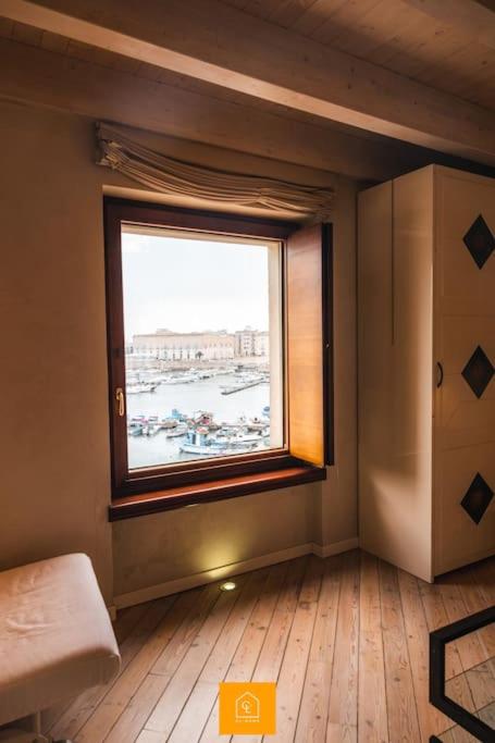 la Torre dei Templari, vista porto - Housity