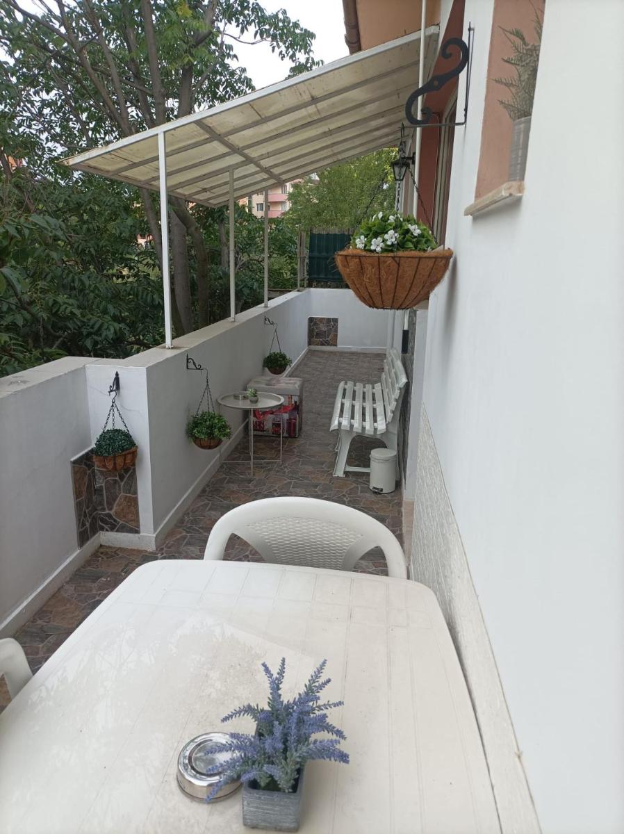 ART ATELIER GERI with a terrace, free parking & wi-fi - Housity