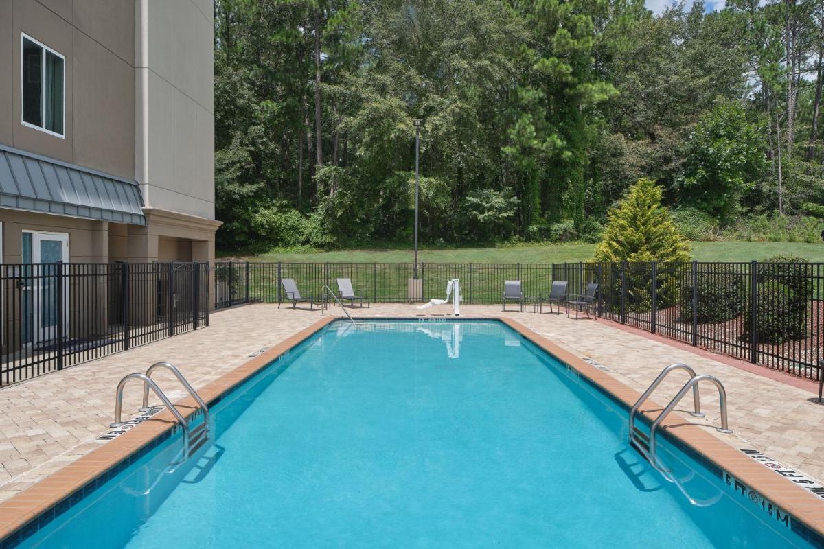 Fairfield Inn & Suites Columbia Northeast - Housity