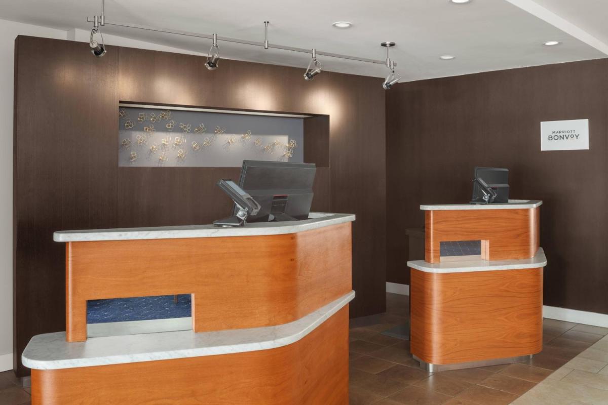Courtyard by Marriott Portland Airport - Housity