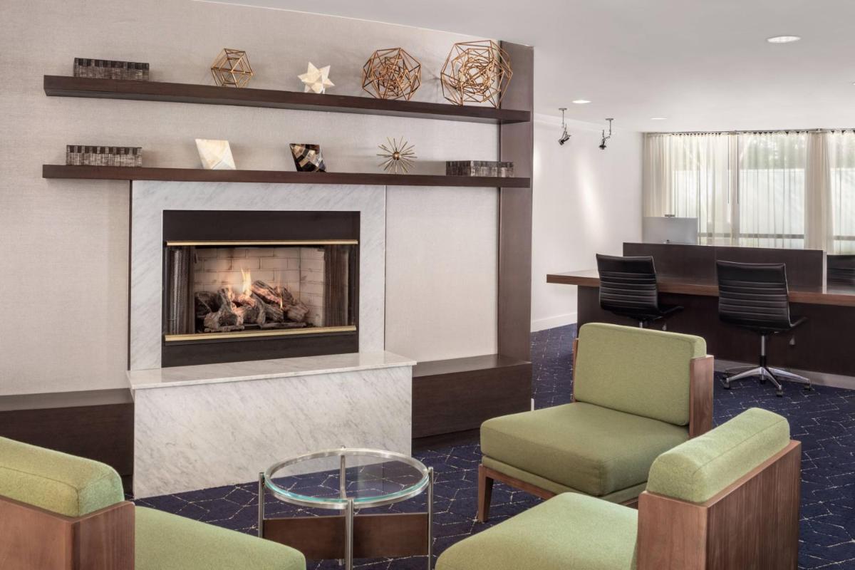 Courtyard by Marriott Portland Airport - Housity