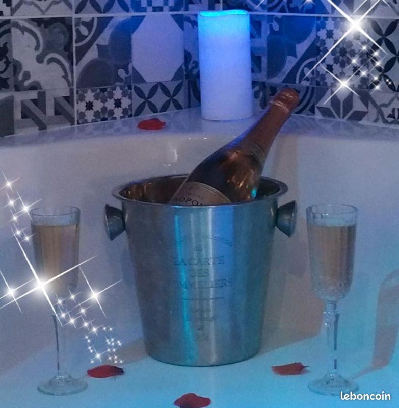 Ecrin d' Amour suite romantique avec Jacuzzi - Housity