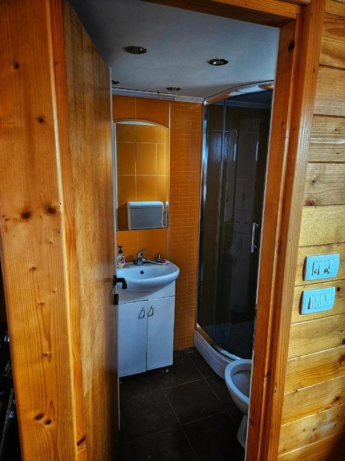 Splav na Savi - Hizvo