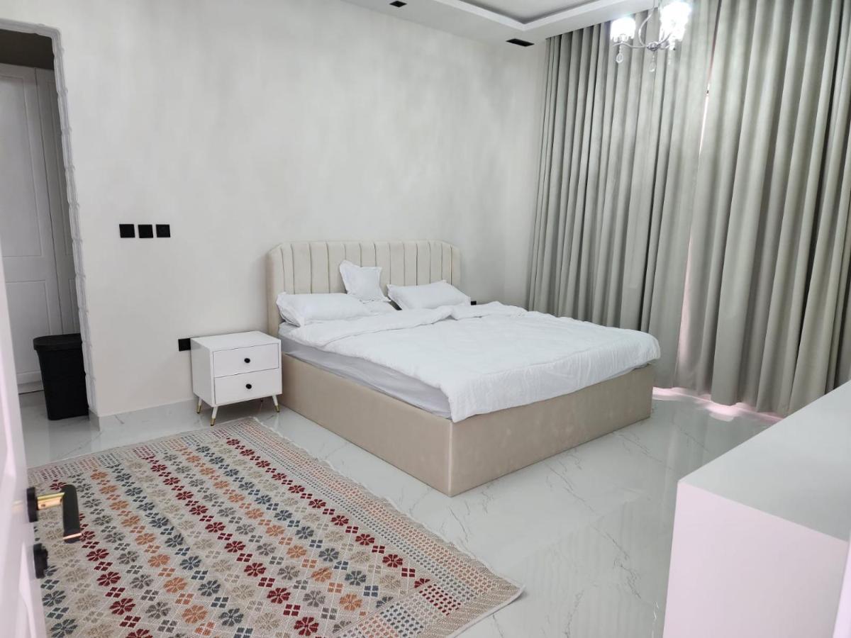 Muscat - Housity