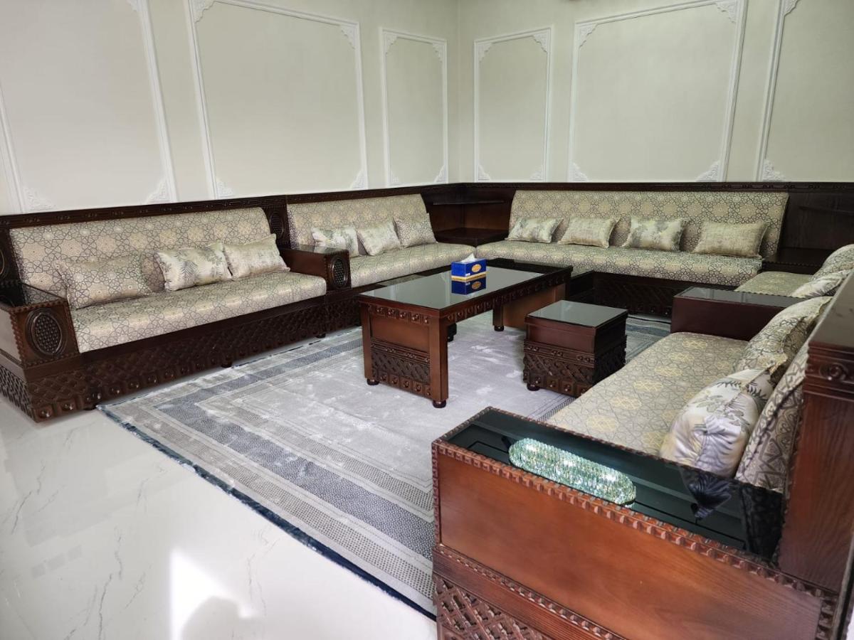 Muscat - Housity