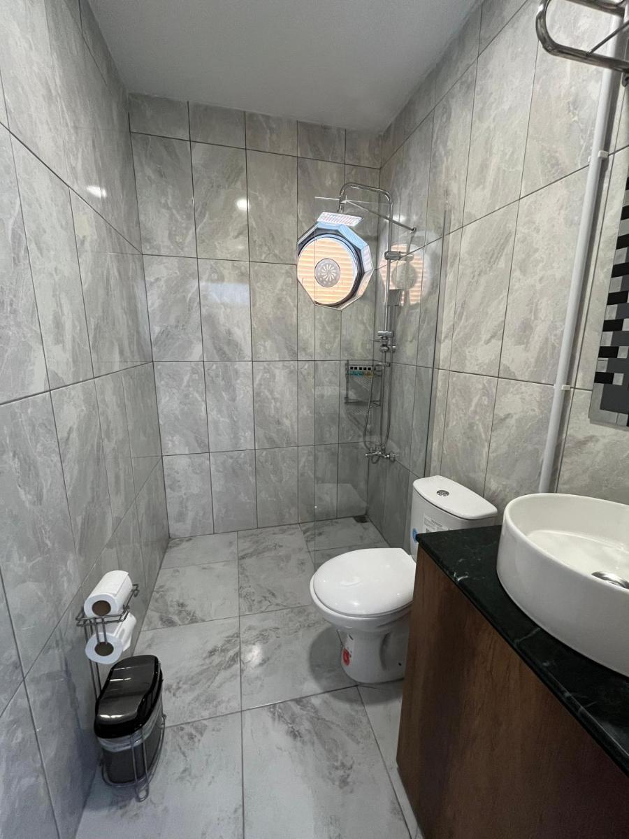 New Garden Airport Hotel - Housity
