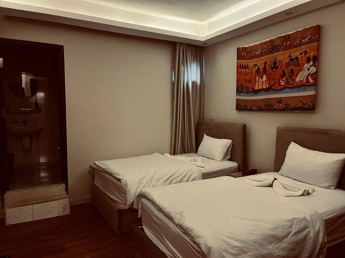majestic INN pyramids view - Housity