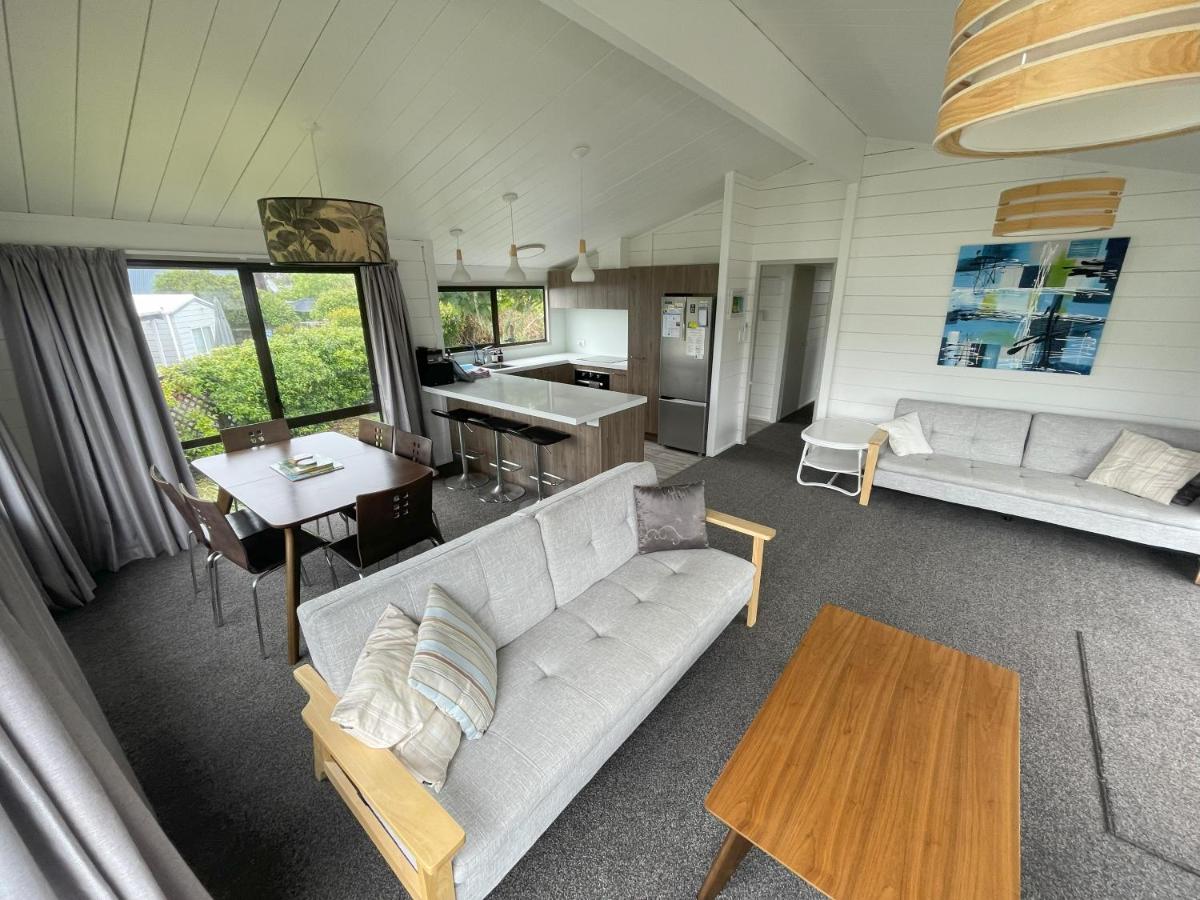 Relax at Pauanui - Pauanui Holiday Home - Housity