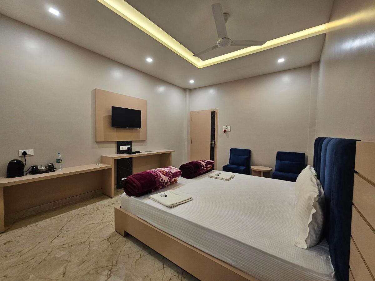 Hotel Rishiraj - Housity