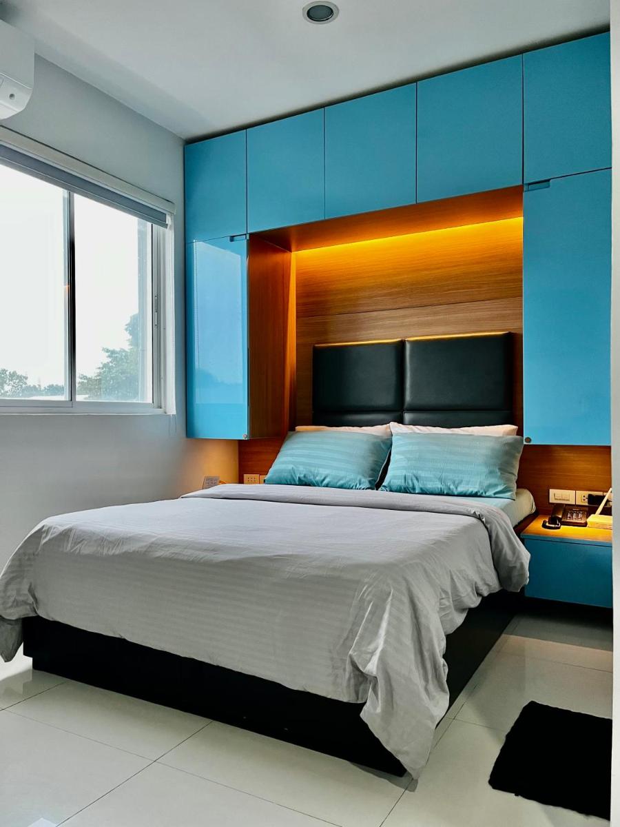 Cityscape Residences 315 - Housity