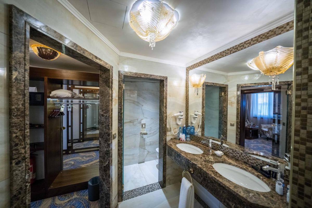 Kings Casino & - Housity