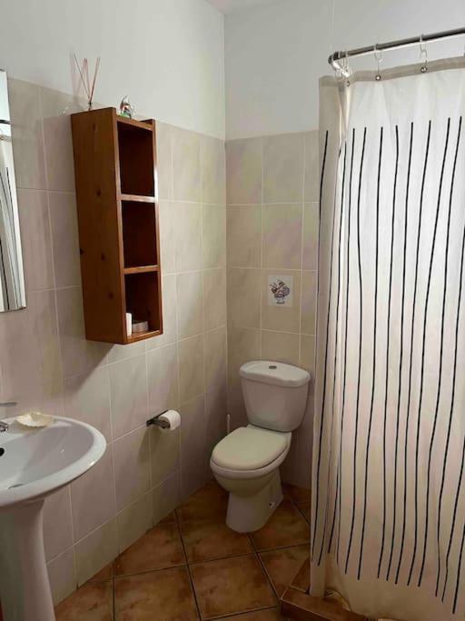 Suitetrails - Splendid Guest Suite with Separate Private Ocean View Terrace