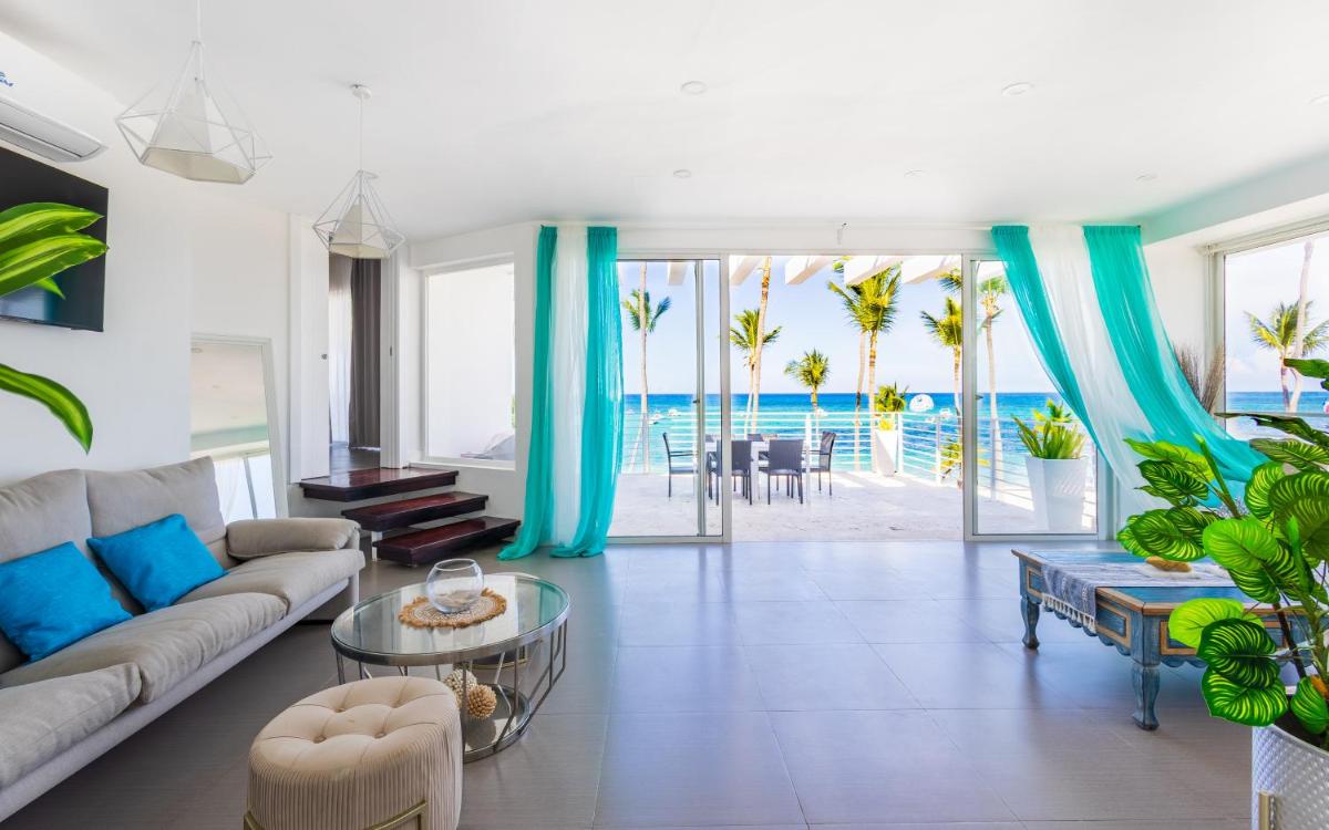 Dream Punta Cana Beachfront Apartment - 4-Bedroom Penthouse with Rooftop BBQ & Ocean Views - Hizvo
