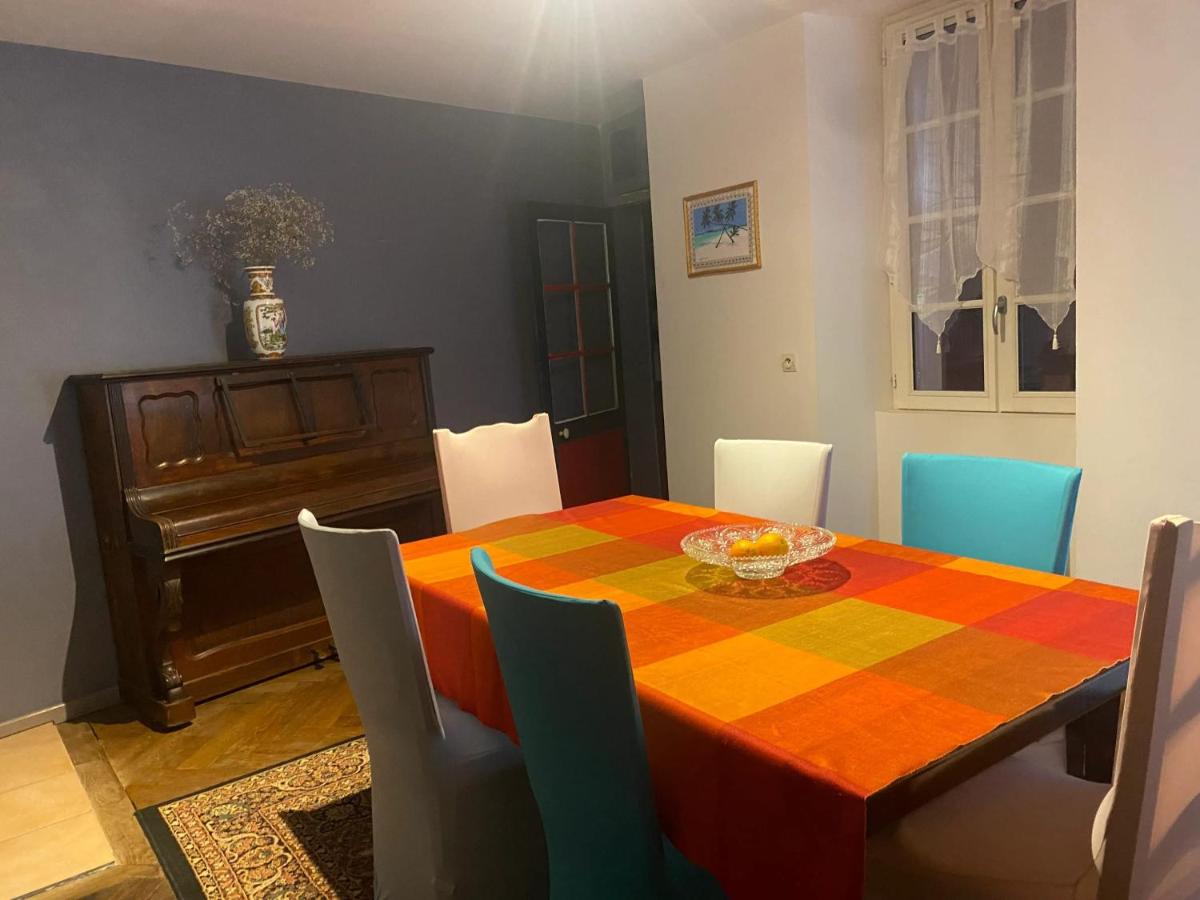 Maison confortable a Clion avec parking prive - Housity